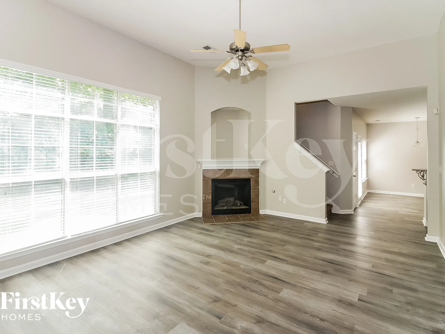 4 bed, 2.5 bath, 2231 sqft, $2,280 — Photo 2