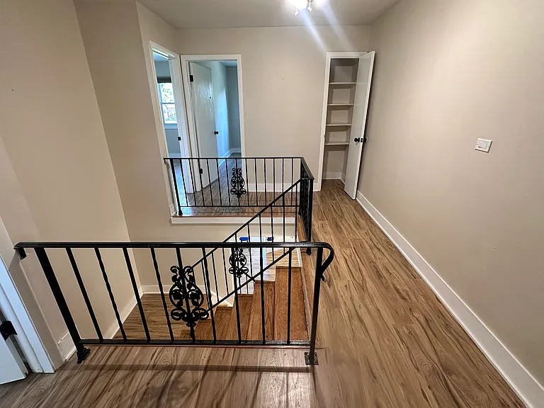 501 Washington Sq — Photo 13