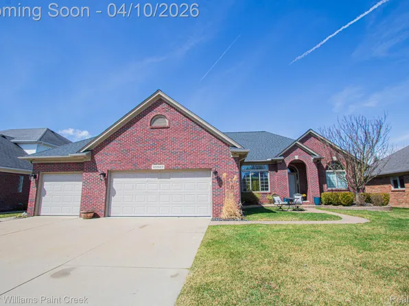 45907 Lookout Dr, Macomb, MI 48044