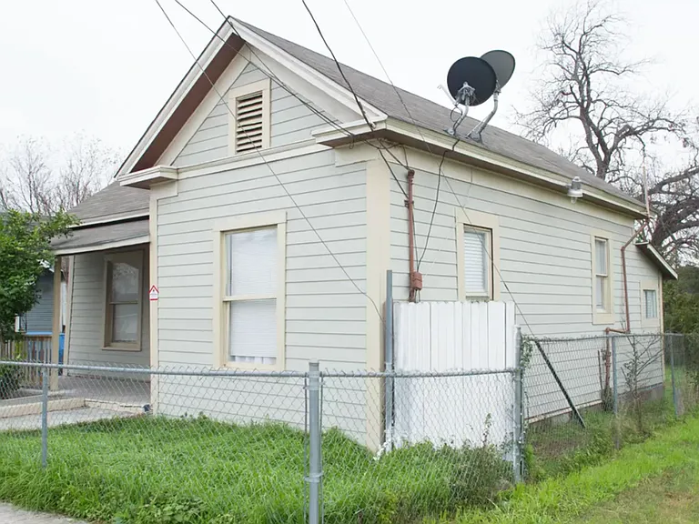 721 S Pine St — Photo 3