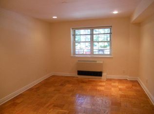 (Undisclosed Address), Roslyn Heights, NY 11577