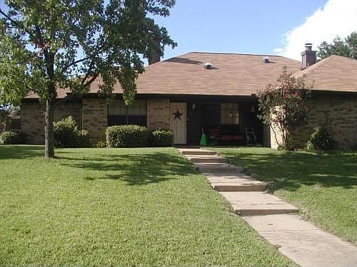 1st image of 129 Oakbrook Dr