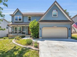 17555 W 112th St, Olathe, KS 66061