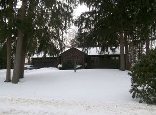 18 Elm Dr, Newtown, CT 06470