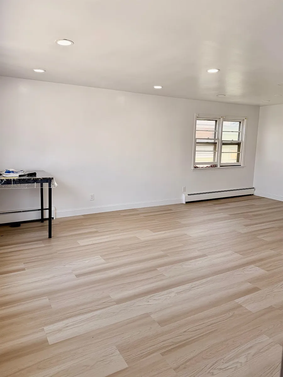 Building Photo - 24 E 18th St #2