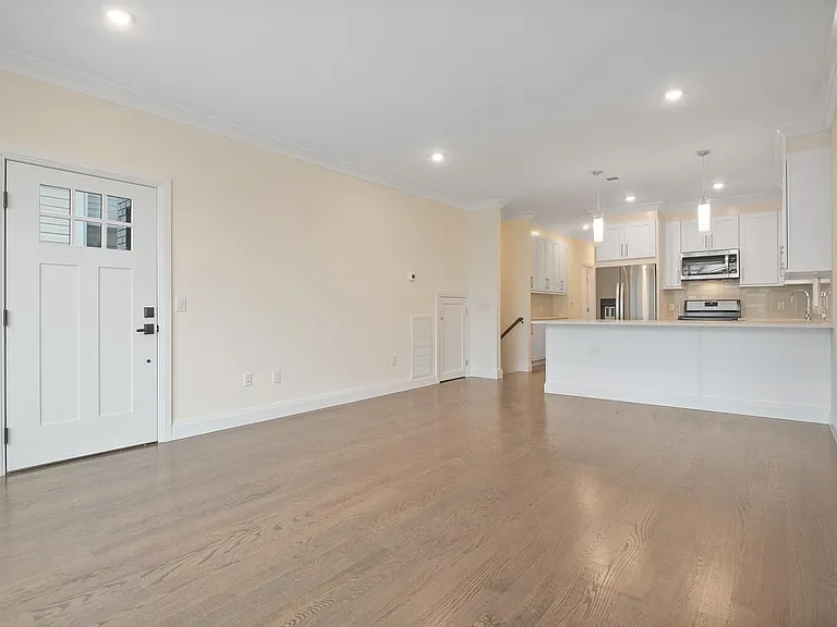 106 Patterson St — Photo 9