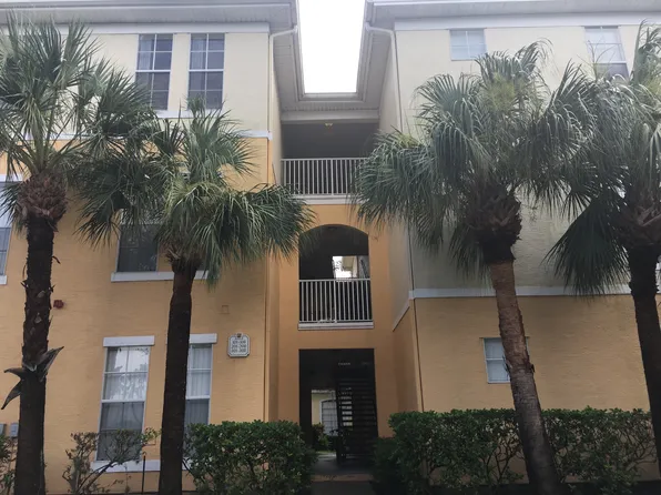 9404 Crescent Loop Cir APT 308, Tampa, FL 33619