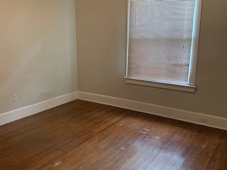 364 Oldham Ave — Photo 10