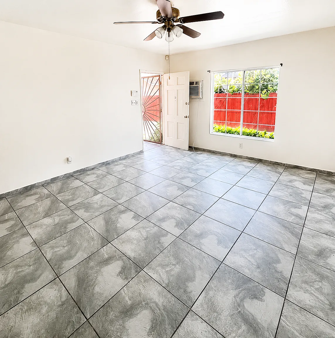 2 bed, $2,400 — Photo 4