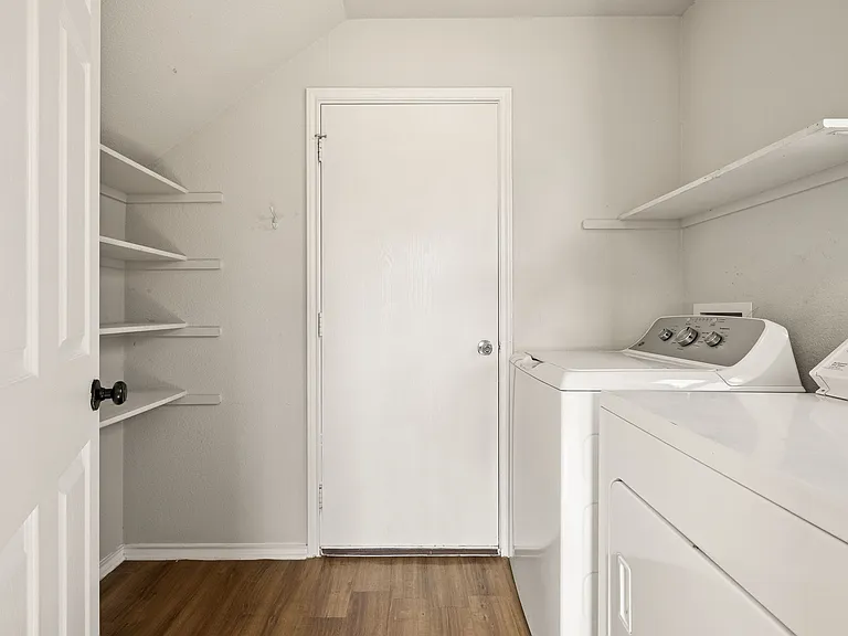 335 Avalanche Ave — Photo 10