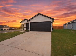 303 Wild Goose, Luling, TX 78648