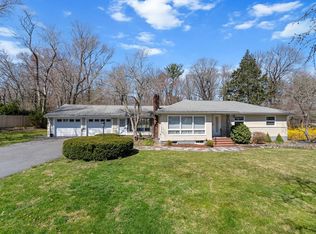 34 Hollingsworth Rd, Milton, MA 02186