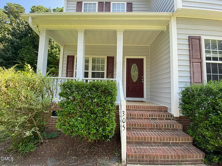 305 Amaryllis Way — Photo 3