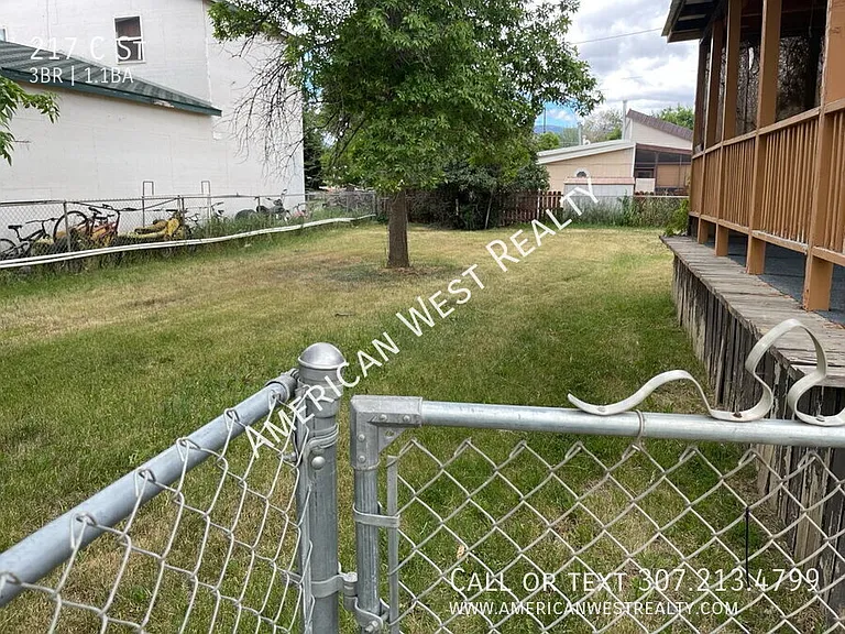 217 C St — Photo 10