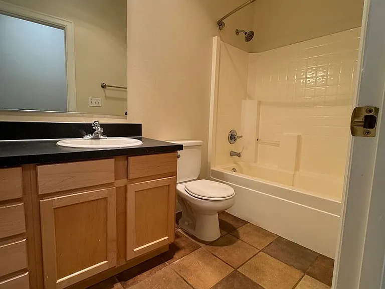 Littlefield Apartments — Photo 9