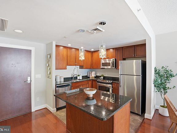 3rd image of 1020 N Highland St Unit 605