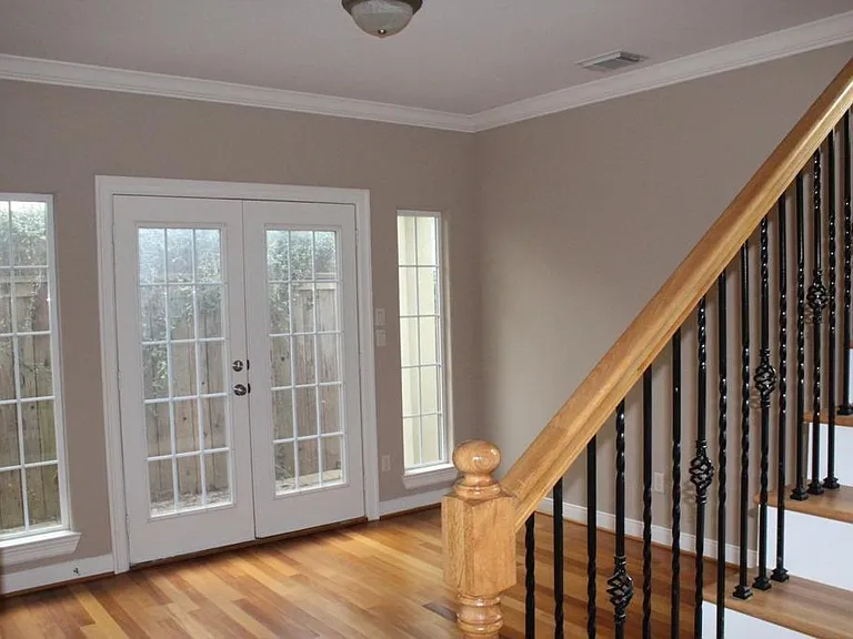 1324 Birdsall St — Photo 7