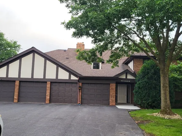 5843 Doe Cir #1, Westmont, IL 60559