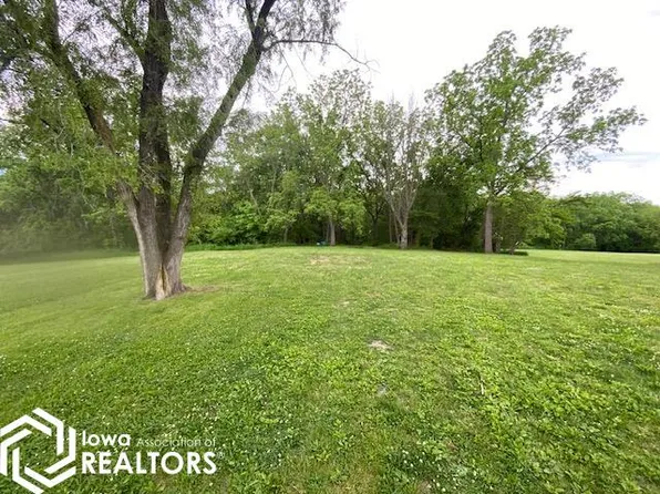 300 W Yocum Ln, Mount Pleasant, IA 52641