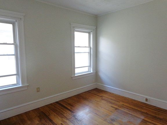 4th image of 108 Belmont St #2