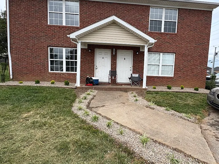 292 Audley Ave #B — Photo 1