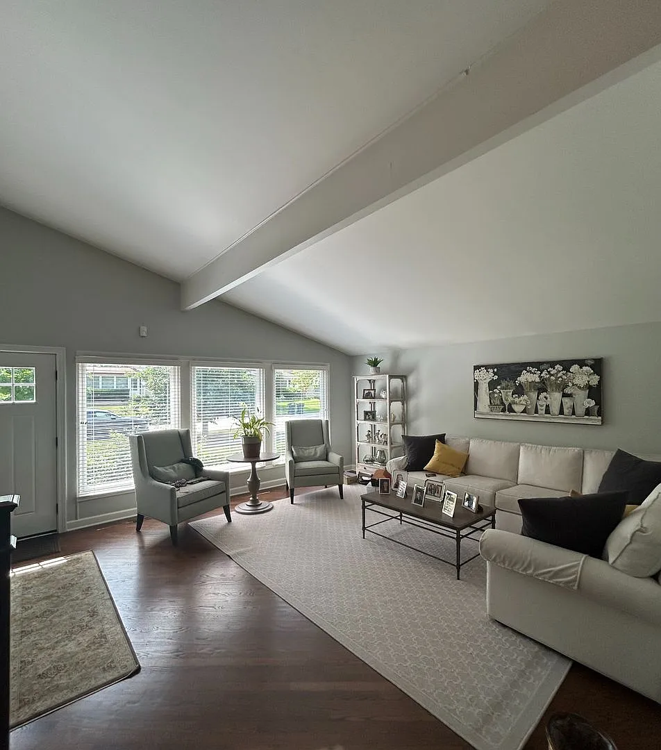 Glenview 3 Bed / 2.5 Bath - Single Family Home - Available November 15th! — Photo 1