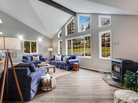 4th image of 28515 30th Avenue E