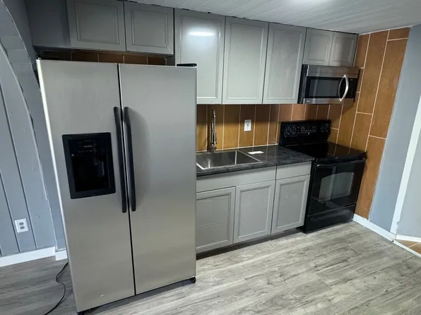 1897 French St, Fort Myers, FL 33916
