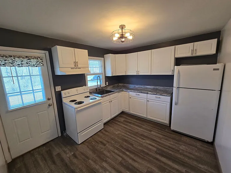 206 N Morgan St — Photo 12