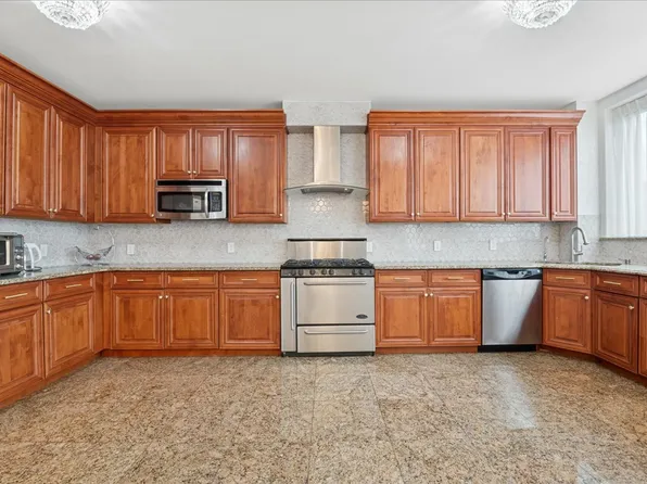 99-31 66th Avenue image 9 of 26