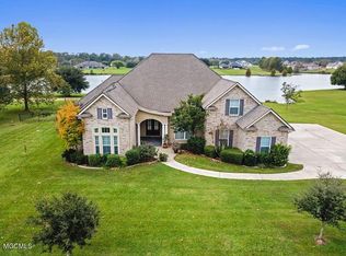 135 Shore Crest Cir, Carriere, MS 39426