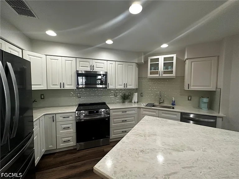 16420 Millstone Cir #106 — Photo 36
