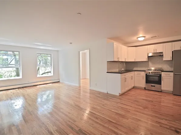 306 West 30th Street image 1 of 6