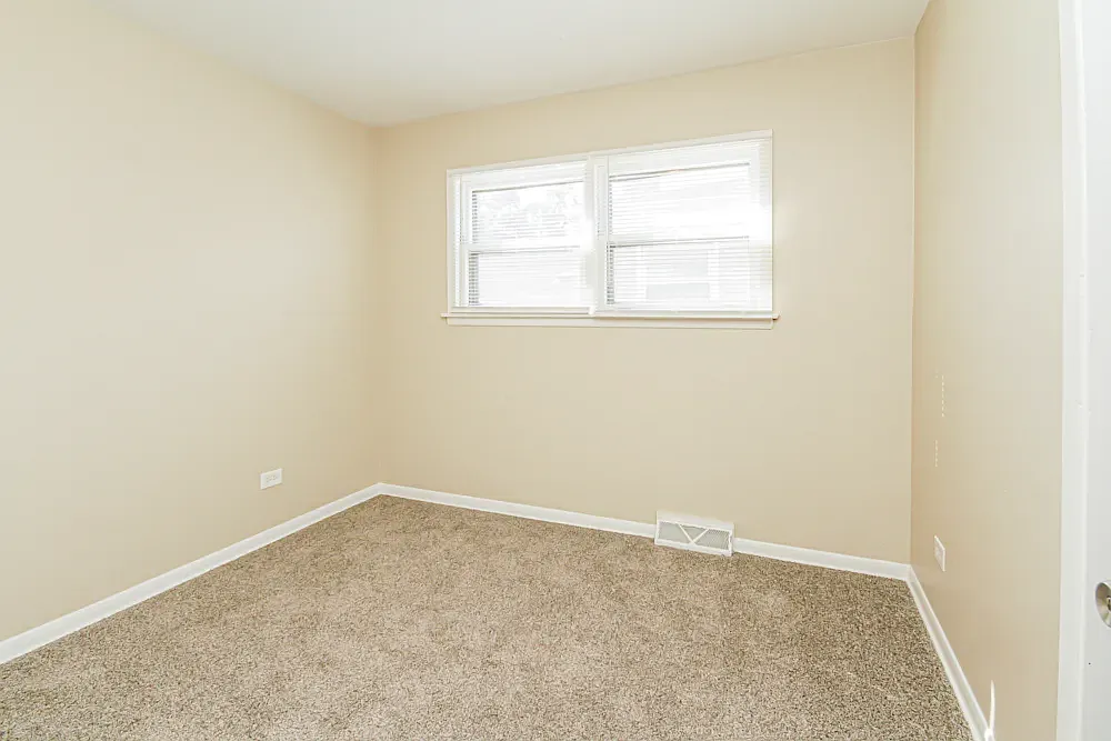 3 bed, 1.5 bath, 1400 sqft, $1,700 — Photo 3