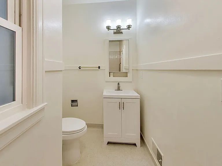 1534 Arch St #5 — Photo 9