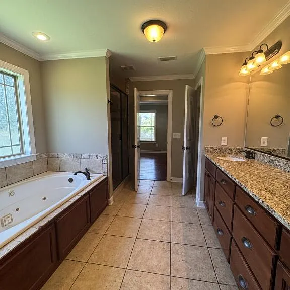 813 Dixie Dr — Photo 9