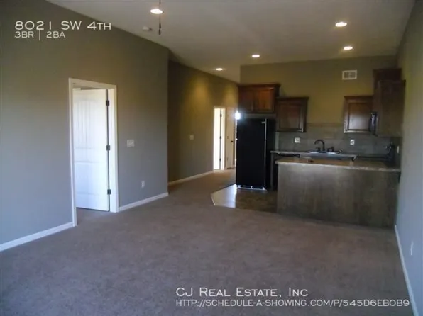 8021 SW 4th St, Blue Springs, MO 64014