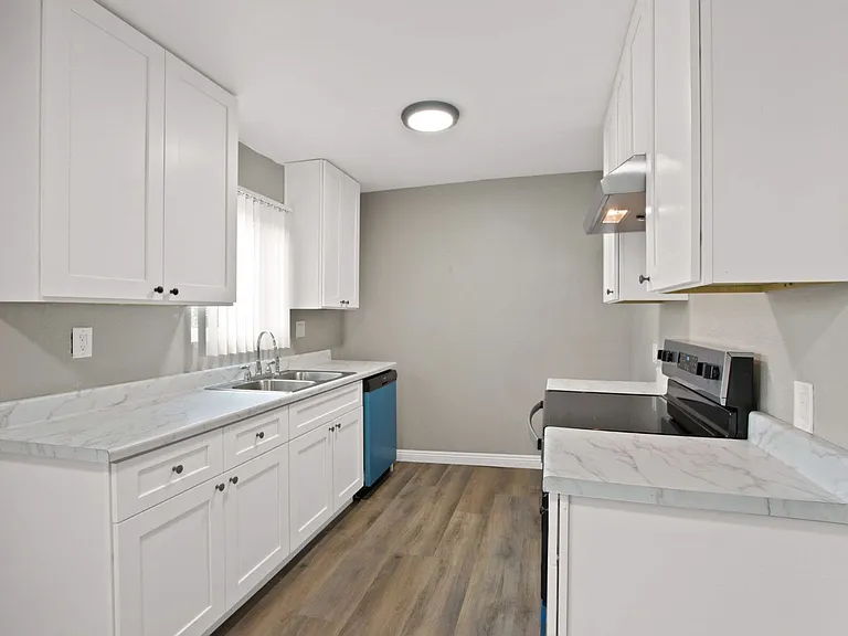 8202 Rosemead Blvd — Photo 18
