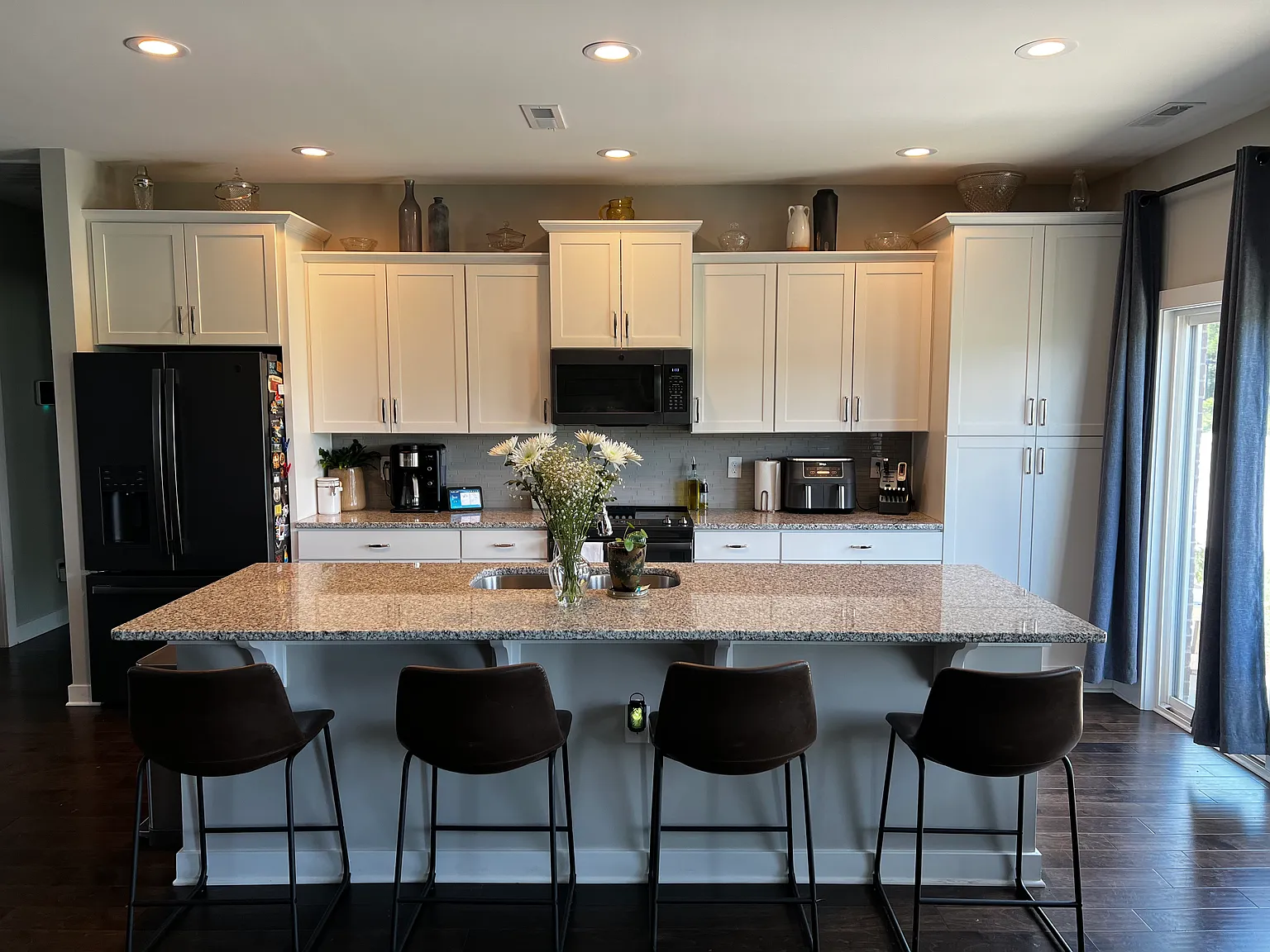 3 bed, 1865 sqft, $2,200 — Photo 4
