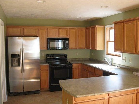 2nd image of 1397 Hickory Dr