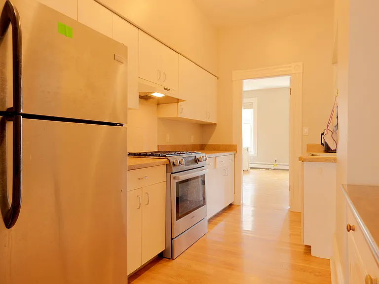 256 W Newton St #3 — Photo 11