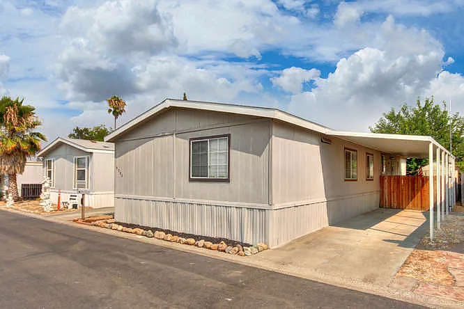 8233 Tiki Ln photo 1