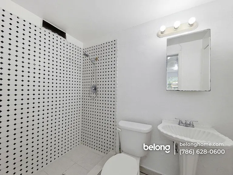 280 Seaman Ave — Photo 19