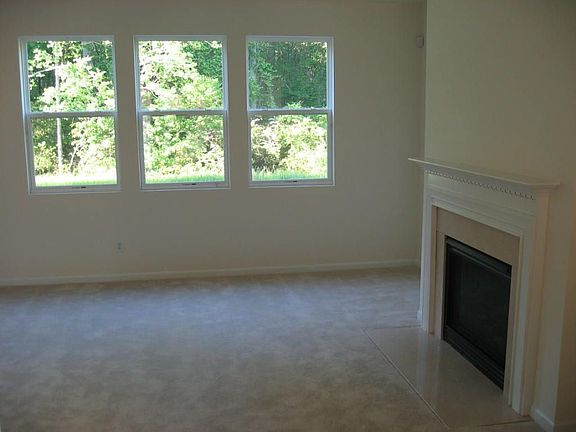 Living room with Fireplace