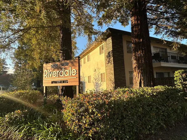 Riverdale Apartment Homes - Built Spacious, Beautiful Inside and Out!, 5200 Riverside Blvd APT 4, Sacramento, CA 95822