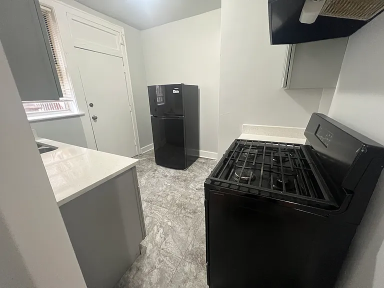 6802 S Clyde Ave #2 — Photo 6