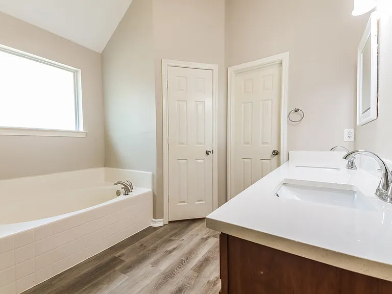 109 Magnolia St — Photo 12