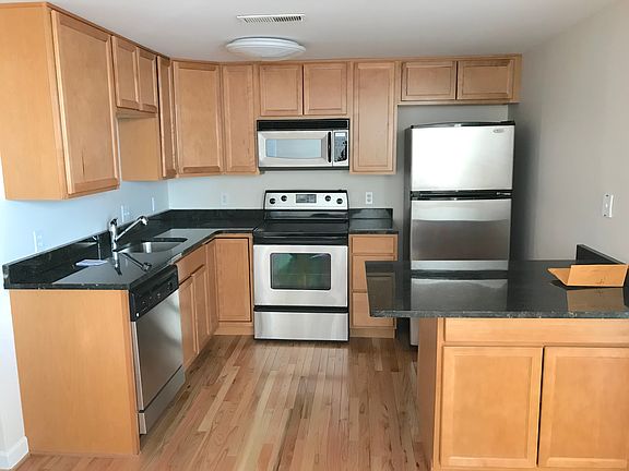4th image of 5646 Waterman Blvd #2SE