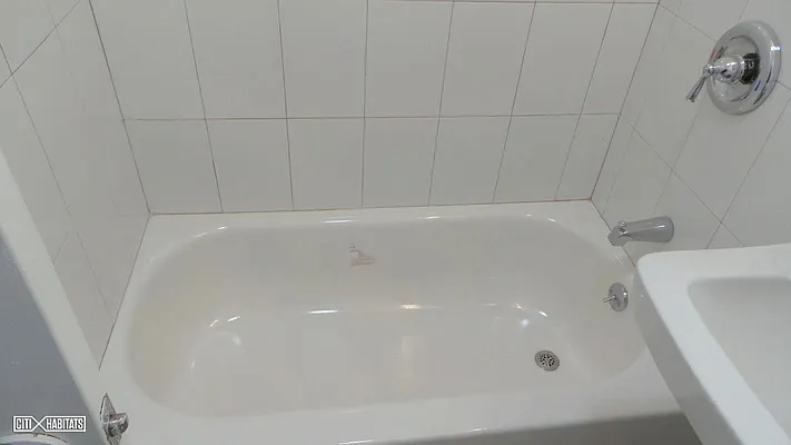 Rented by SLR REAL ESTATE | media 21