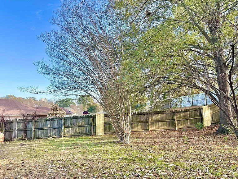 5445 Pine Oak Ln — Photo 2
